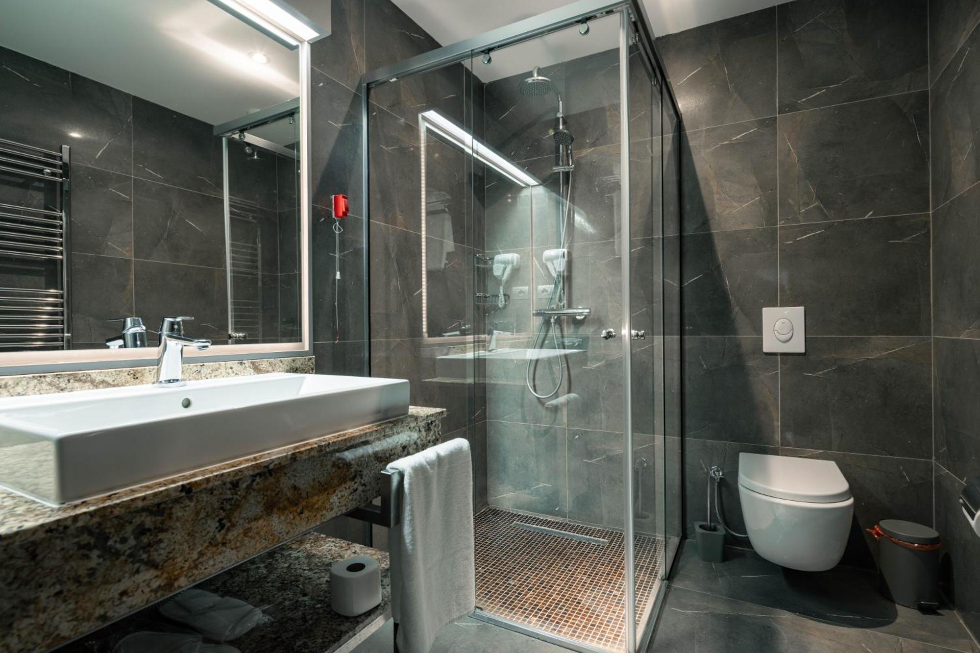 Hotel Prishtina Pristina Esterno foto