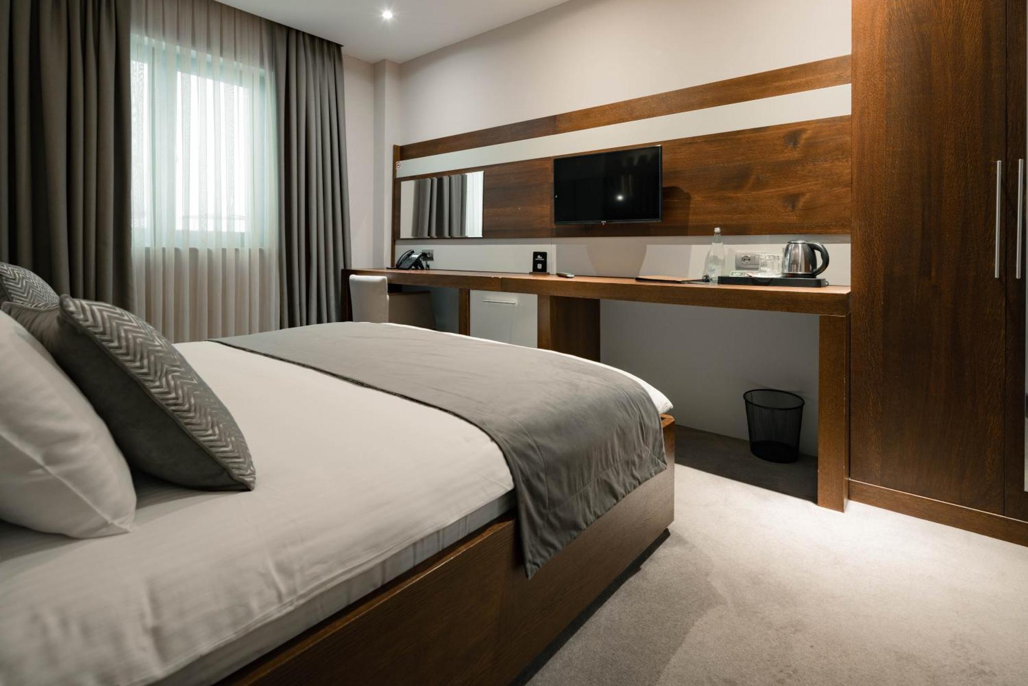 Hotel Prishtina Pristina Esterno foto