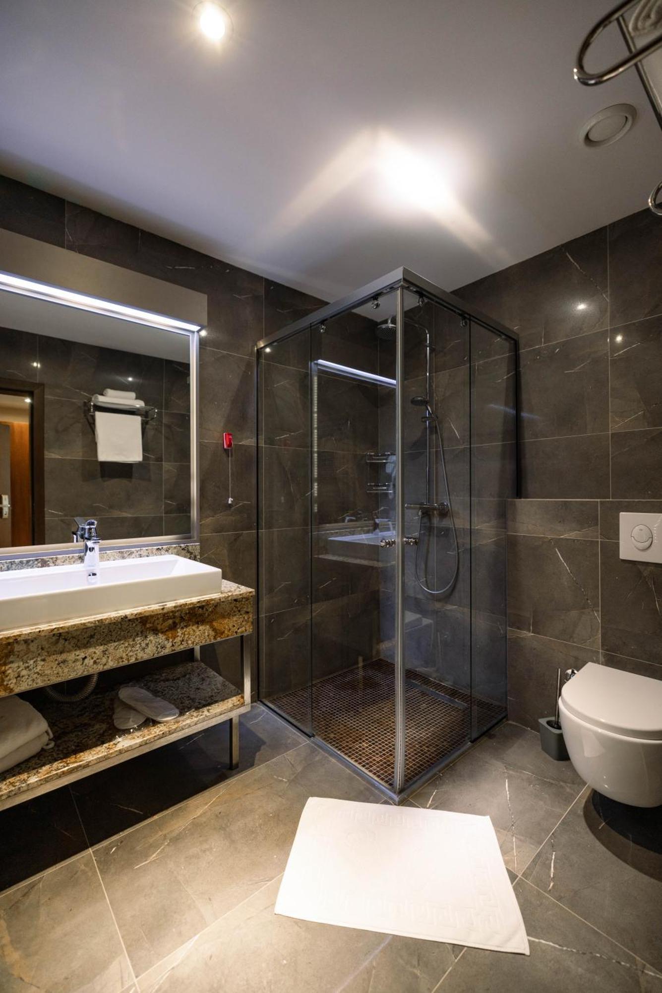Hotel Prishtina Pristina Esterno foto