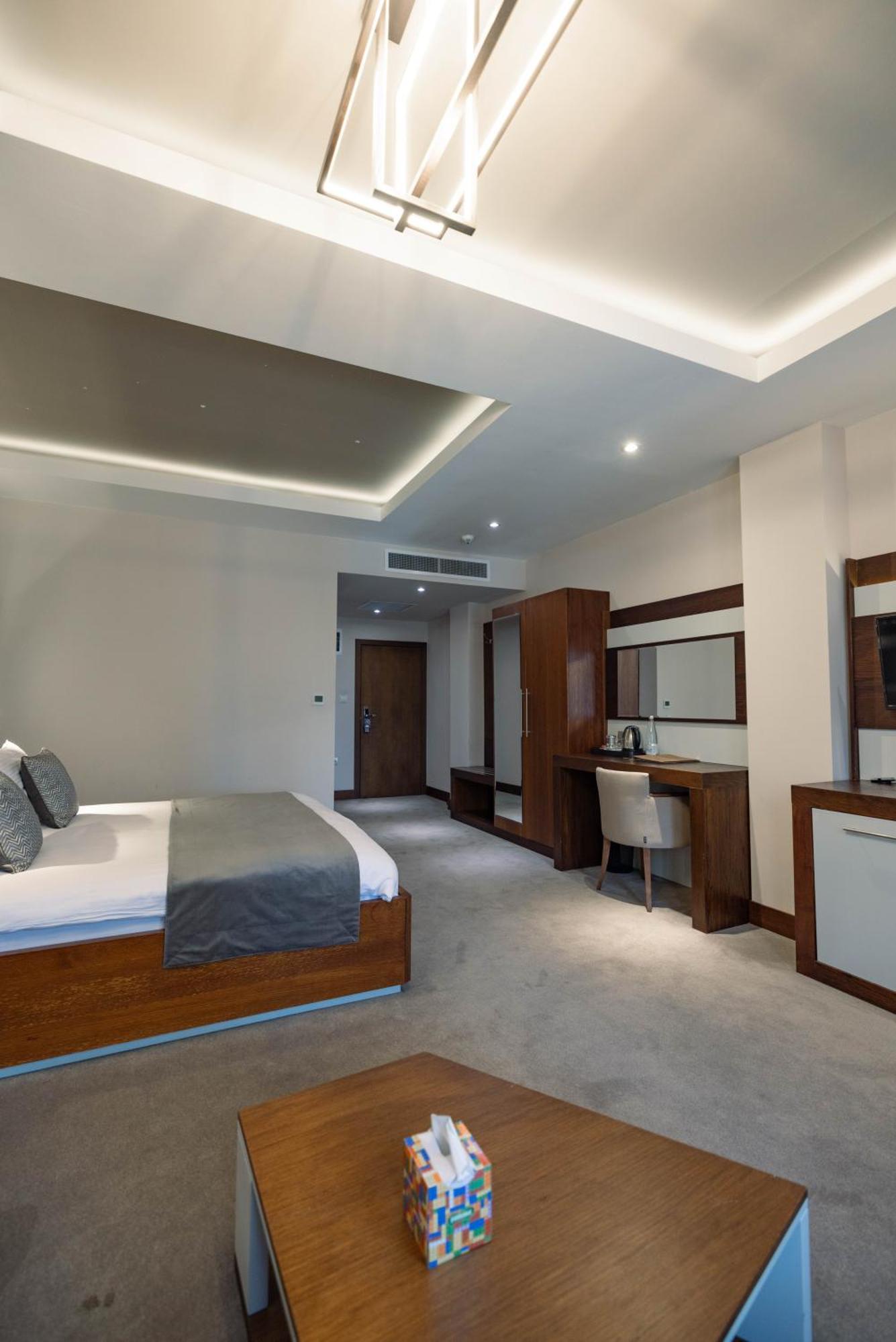 Hotel Prishtina Pristina Esterno foto